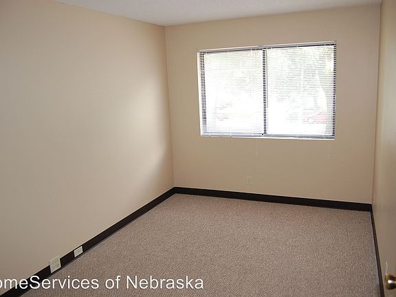4th image of 1616 E St APT 5