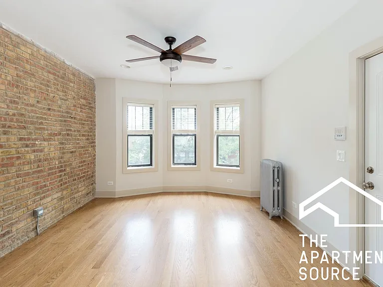 4602.5 N Winchester Ave #2 — Photo 2