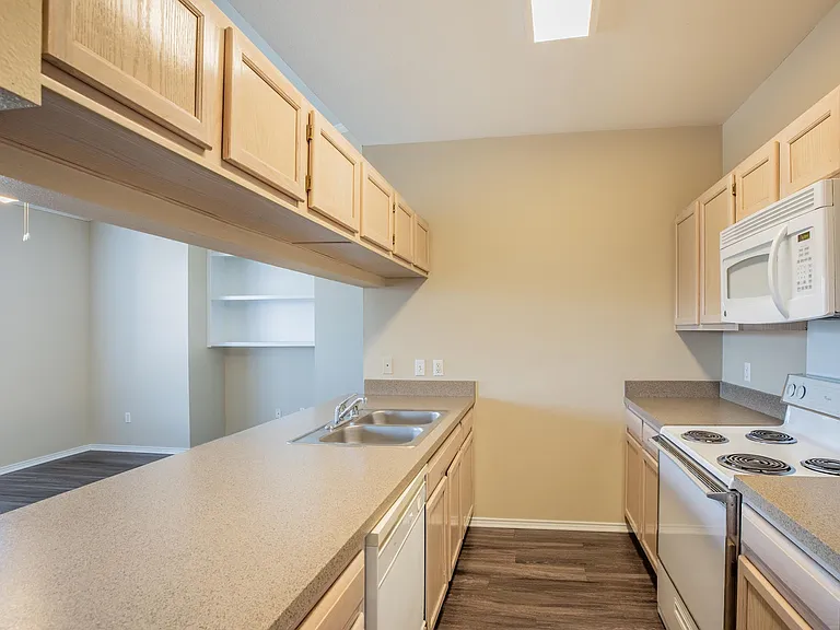 IMT Hyland Hills — Photo 10