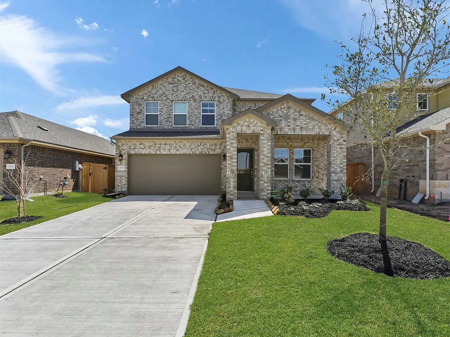 5 bed, 4.0 bath, 2848 sqft, $3,000 — Photo 1