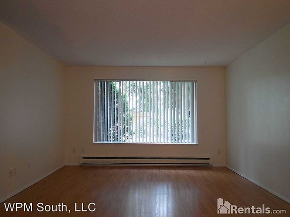 2nd image of 2711 18th St SE #33