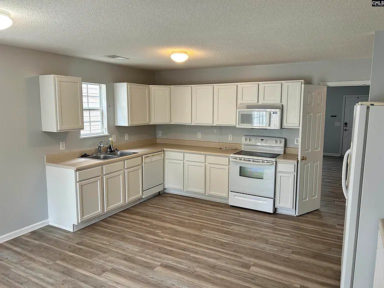 415 Dahoon Dr — Photo 10