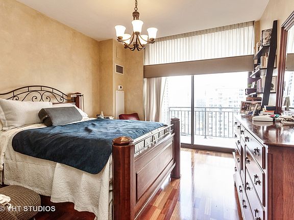 5th image of 1322 S Prairie Ave Unit 1907