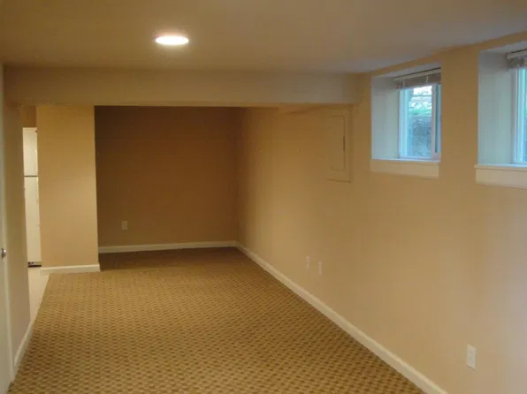 10335 NE 189th St APT C, Bothell, WA 98011