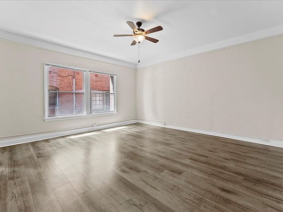 3rd image of 124 N Westmoreland Ave APT 209