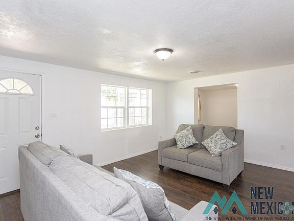 3rd image of 1409 S Elm Ave