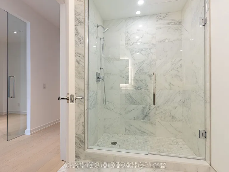 1315 Bay St #502 — Photo 8