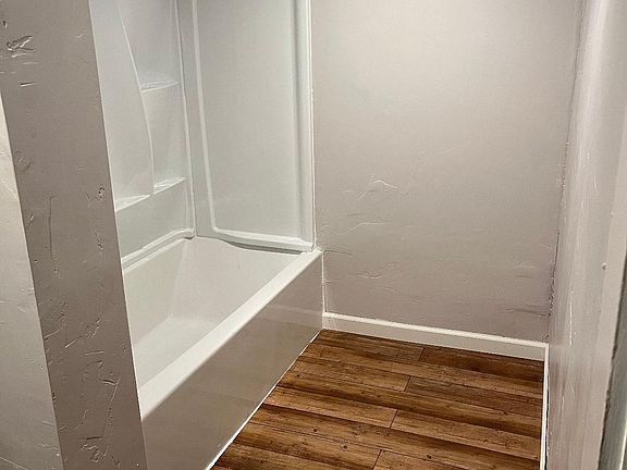 3rd image of 8006 Harrington Ave