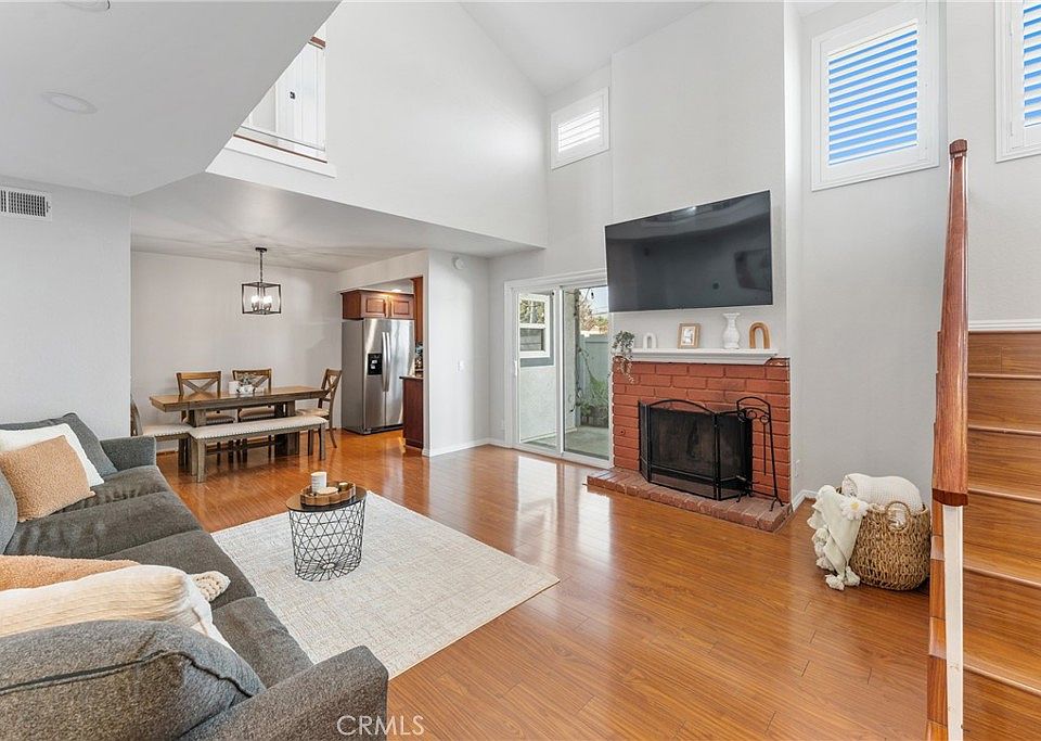 1st image of 1633 Bridgeport #9