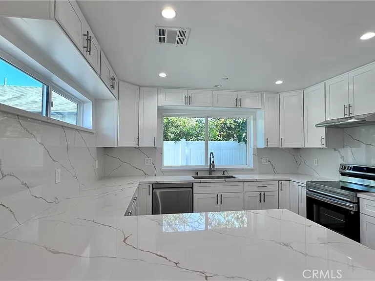 2135 N Brighton St #101 — Photo 5