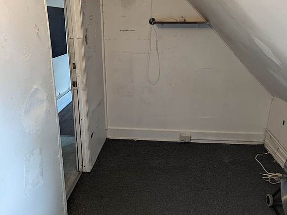 5th image of 441 Hudson Ave #3