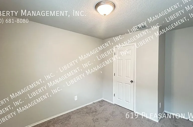 619 Pleasanton Way — Photo 8