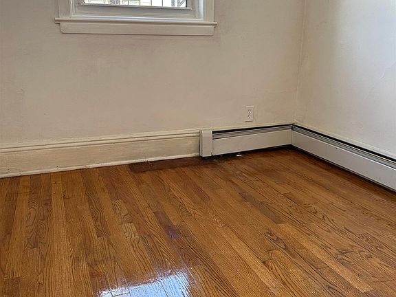 5th image of 560 W Side Ave #2