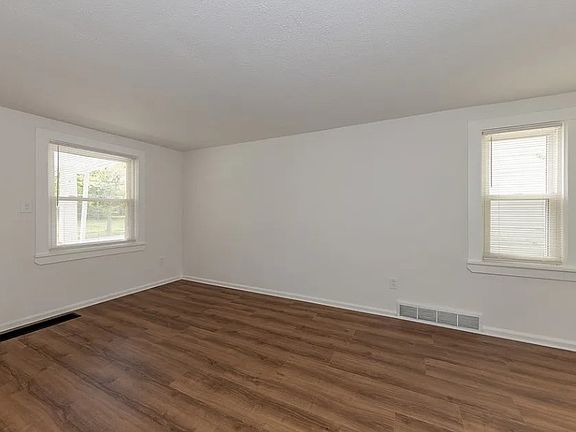 3rd image of 4688 E 173rd St