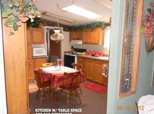 141 Barn Rdg, Fenton, MI 48430