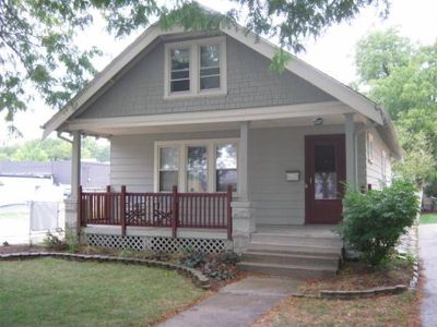 2323 N 69th St, Wauwatosa, WI, 53213