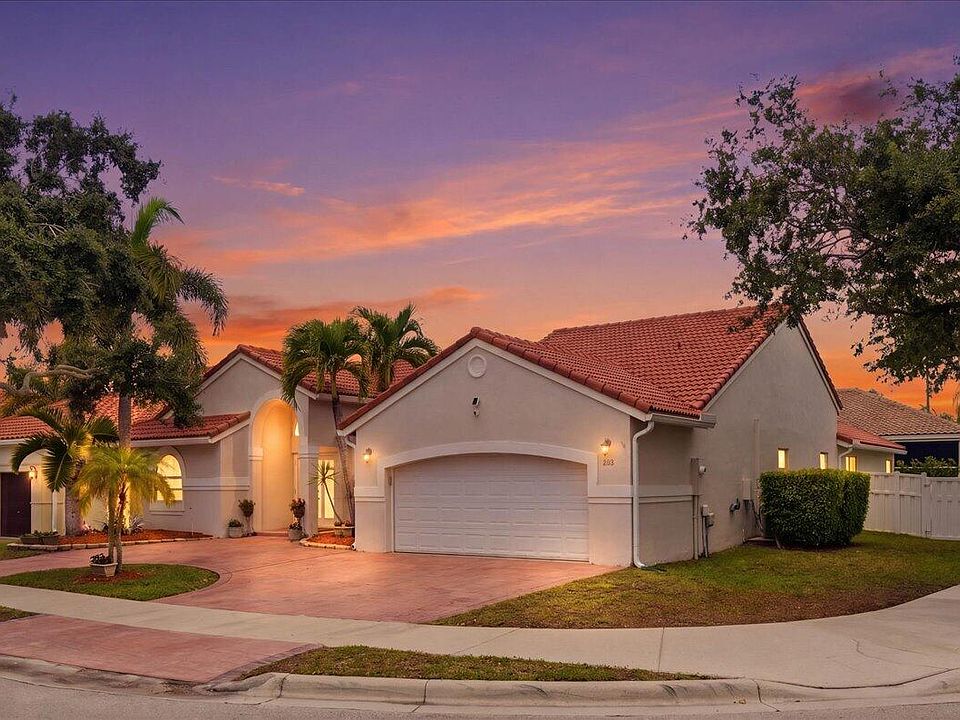 1st image of 830 Heritage Drive