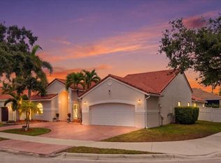 830 Heritage Dr, Weston, FL 33326