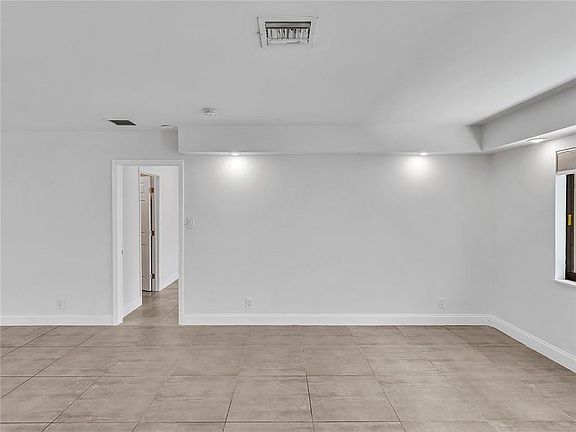 5th image of 216 NW 25th Street