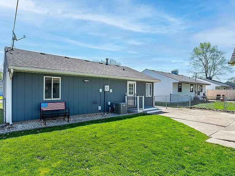 8124 Robertson Pl — Photo 29