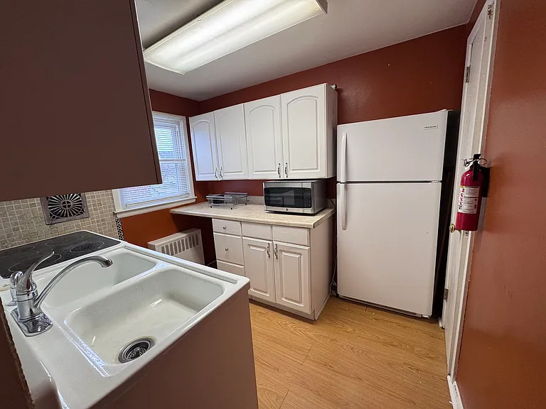 35 Berkley Blvd #2 — Photo 5