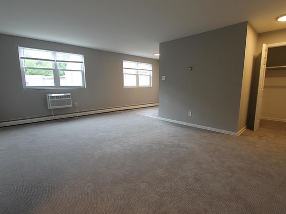 3rd image of 700 W Walnut Ln #A3100d8e1