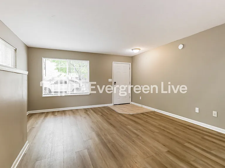 4948 Clarkson Dr — Photo 2