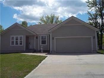 1st image of 305 Lela Ln