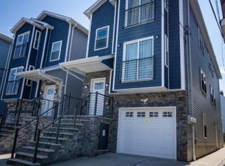 948 Flora St, Elizabeth, NJ 07201