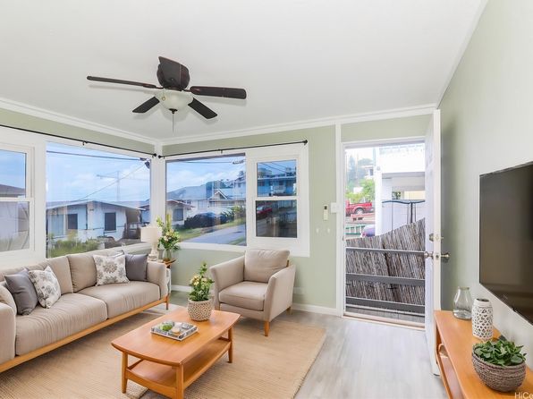 908 Simon Rd, Honolulu, HI 96817