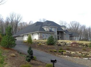 15 Kipling Dr, Moosic, PA 18507