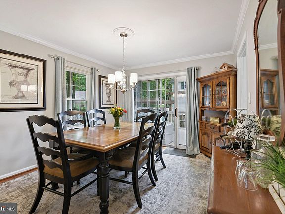 5th image of 10026 Park Woods Ln