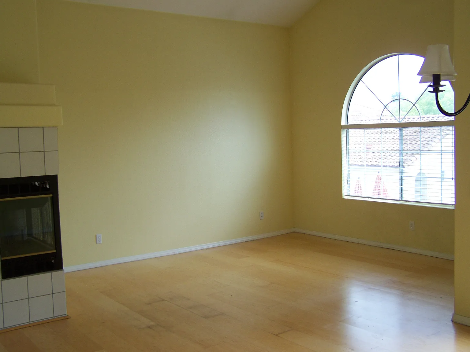 2 bed, 1001 sqft, $2,800 — Photo 3