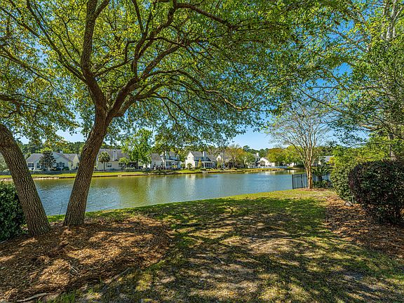 4th image of 1876 Palmetto Isle Dr