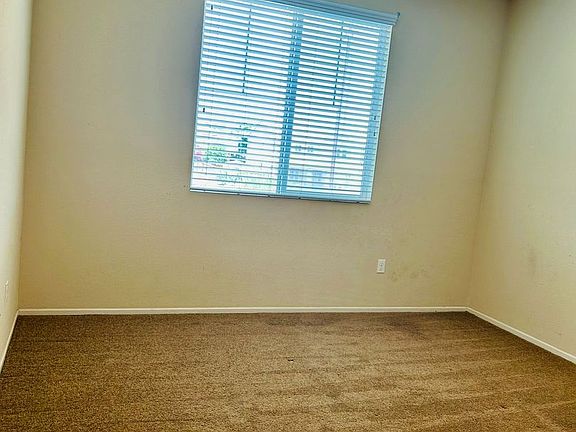 4th image of 417 Sunrise Ln Unit 4