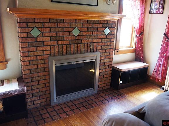 3rd image of 208 N Franklin St