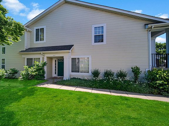 2nd image of 979 Huntington Dr #979