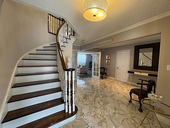 2nd image of 10 Celestine Ct