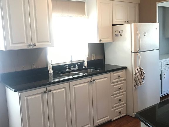 3rd image of 188 Philadelphia Blvd #8