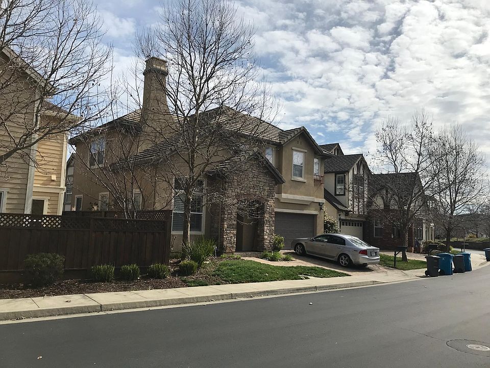 Stonehouse Drive