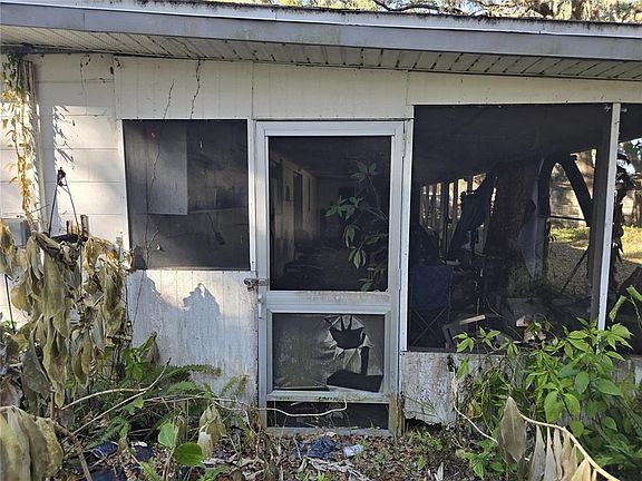 5th image of 1124 S Wiggins Rd