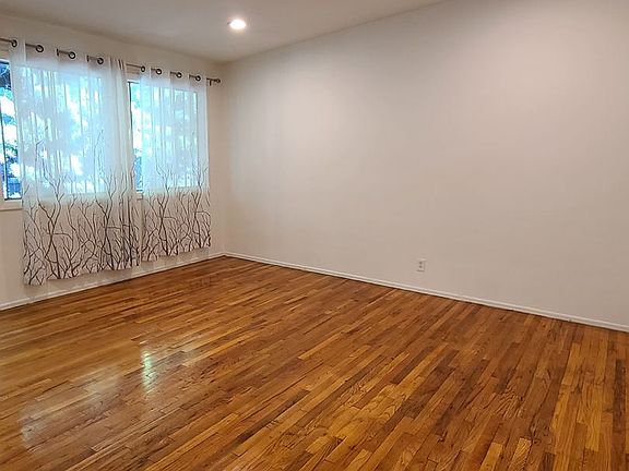 2nd image of 1311 N Sycamore Ave APT 7
