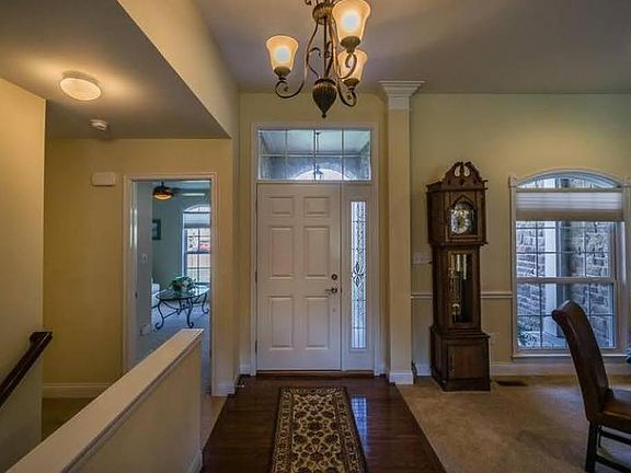 2nd image of 10081 Meadow Woods Ln