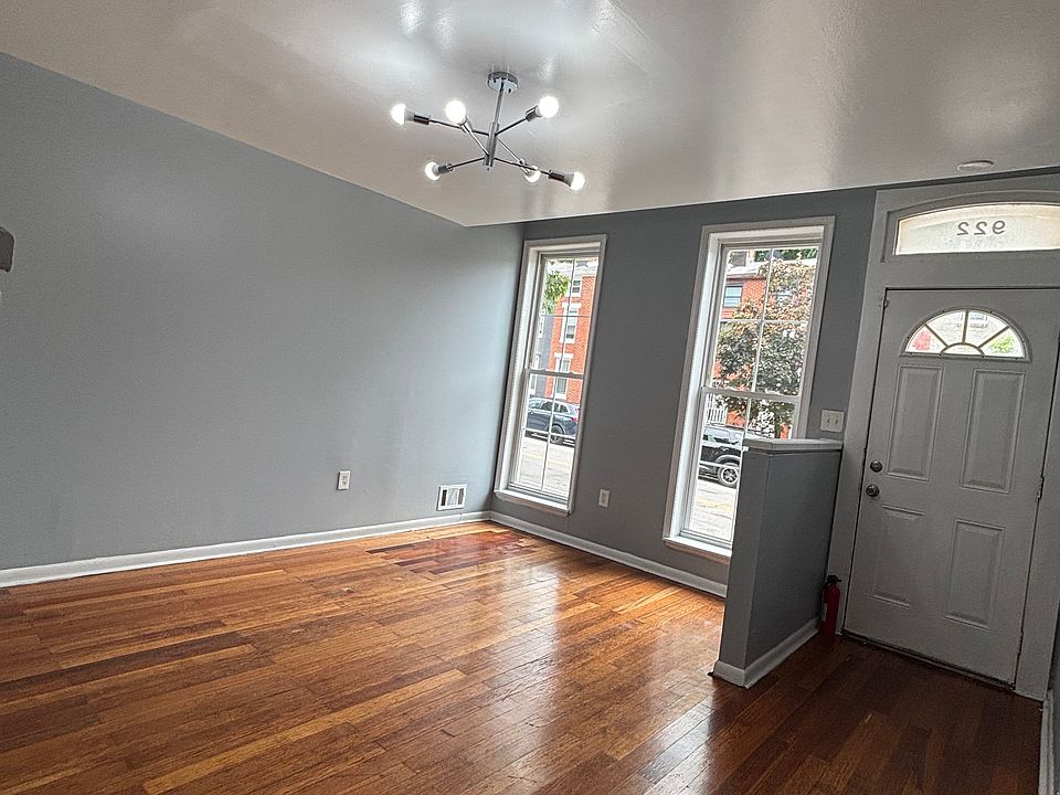 1st image of 922 W Lombard St