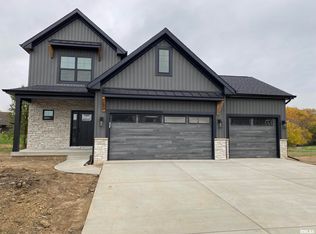 1852 Spartan Dr, Chatham, IL 62629