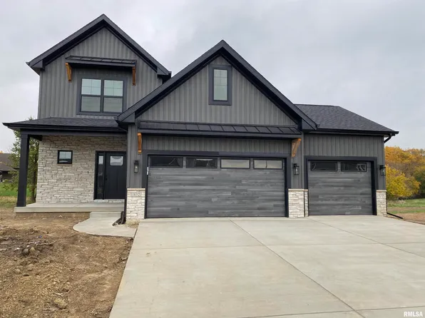 1852 Spartan Dr, Chatham, IL 62629