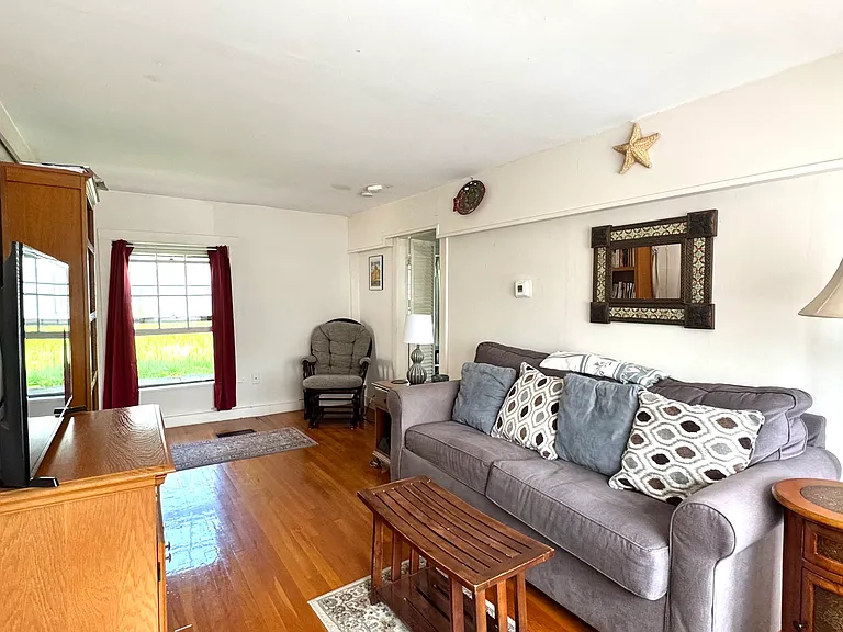 1 Washington St #1 — Photo 3