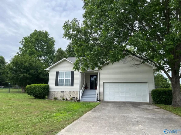 102 Dee Cir, Guntersville, AL 35976