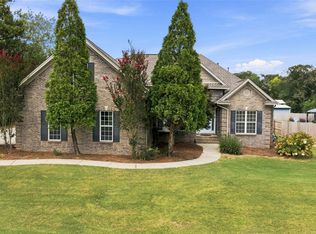 246 Kimrick Dr, Deatsville, AL 36022