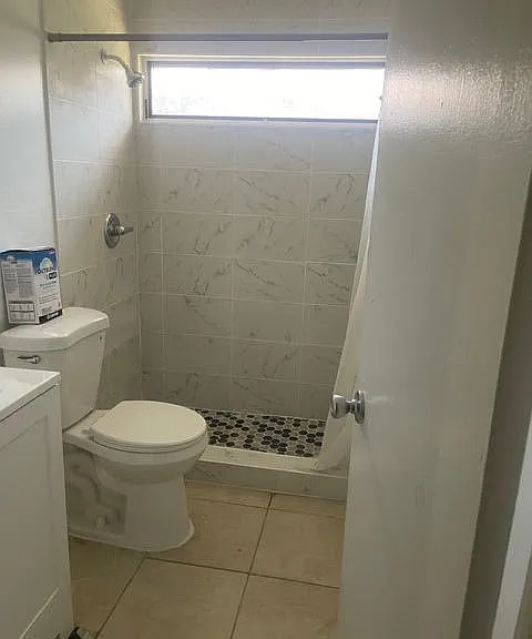 322 SW 2nd St #3 — Photo 3